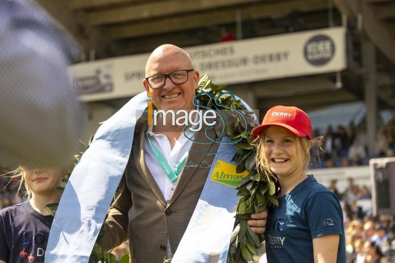 dressage PrizeGiving_Hamburg_20240512_SS350692.jpg